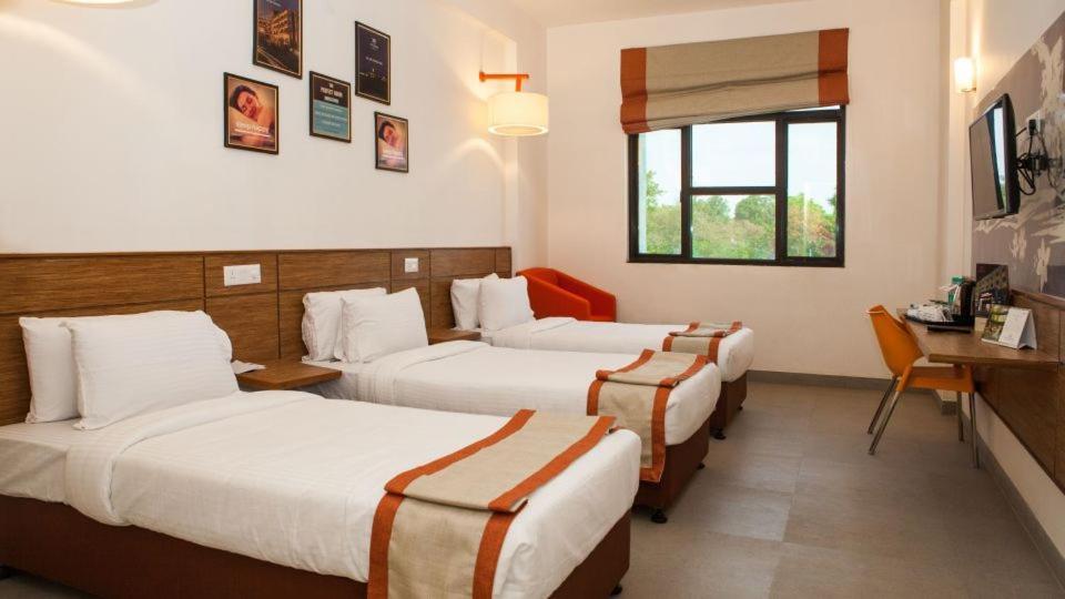 Max Hotels Jabalpur Extérieur photo